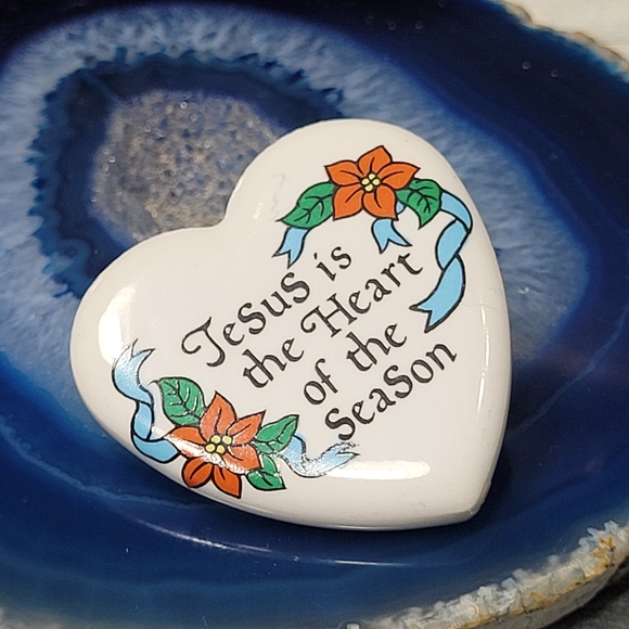 Jewelry - Heart Shaped Decorative Pin.